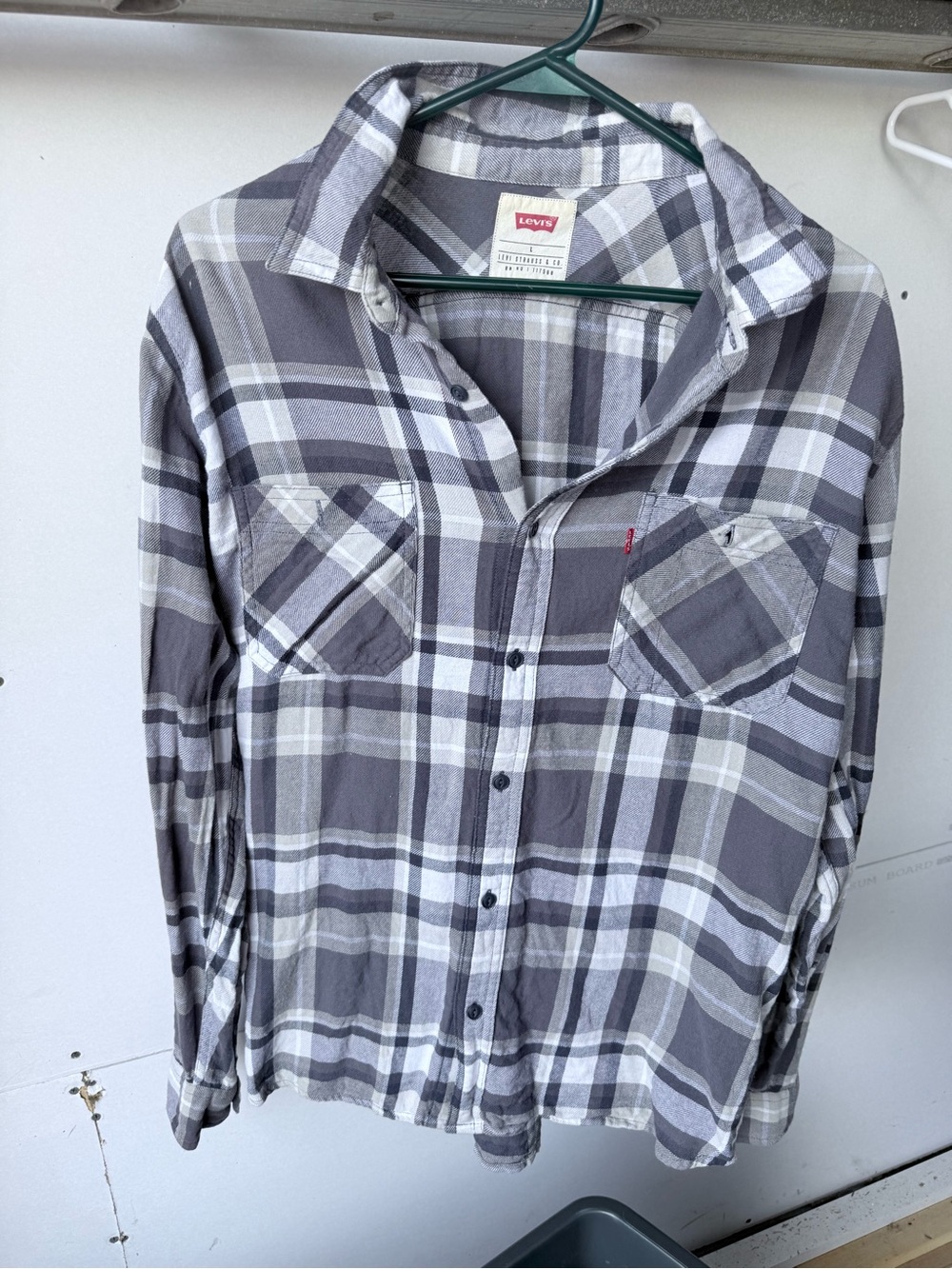 Levi's Men's Gray Plaid Button-Up Shirt
